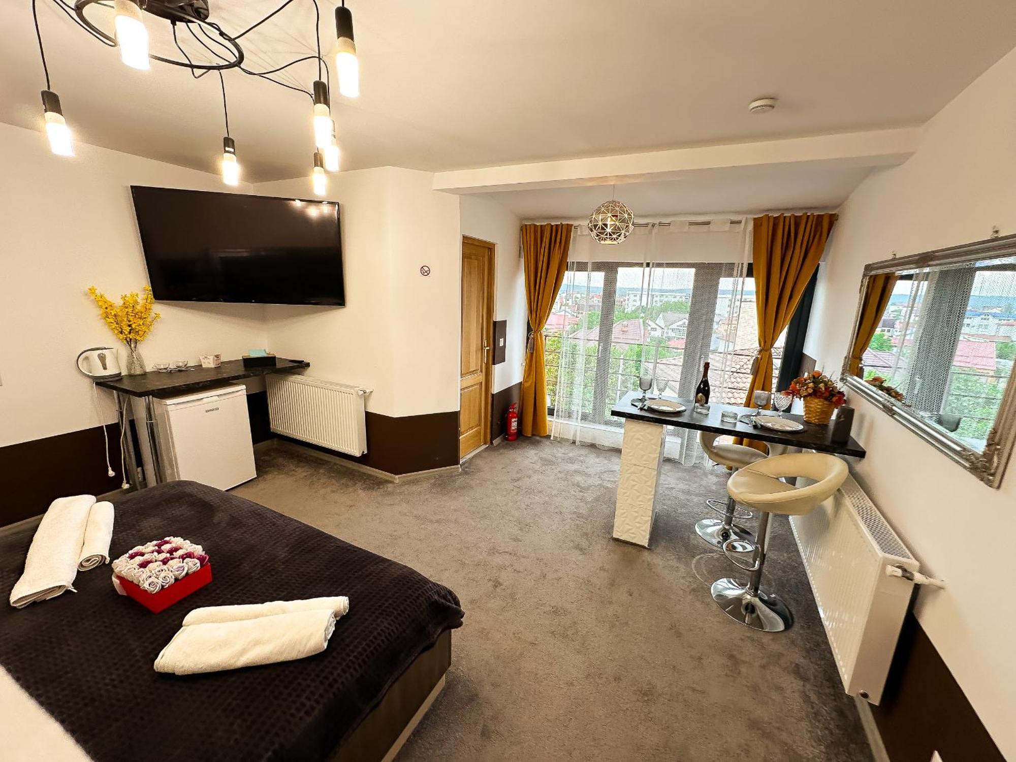 The Royal - Studio With Balcony & Panoramic View 크라이오바 외부 사진