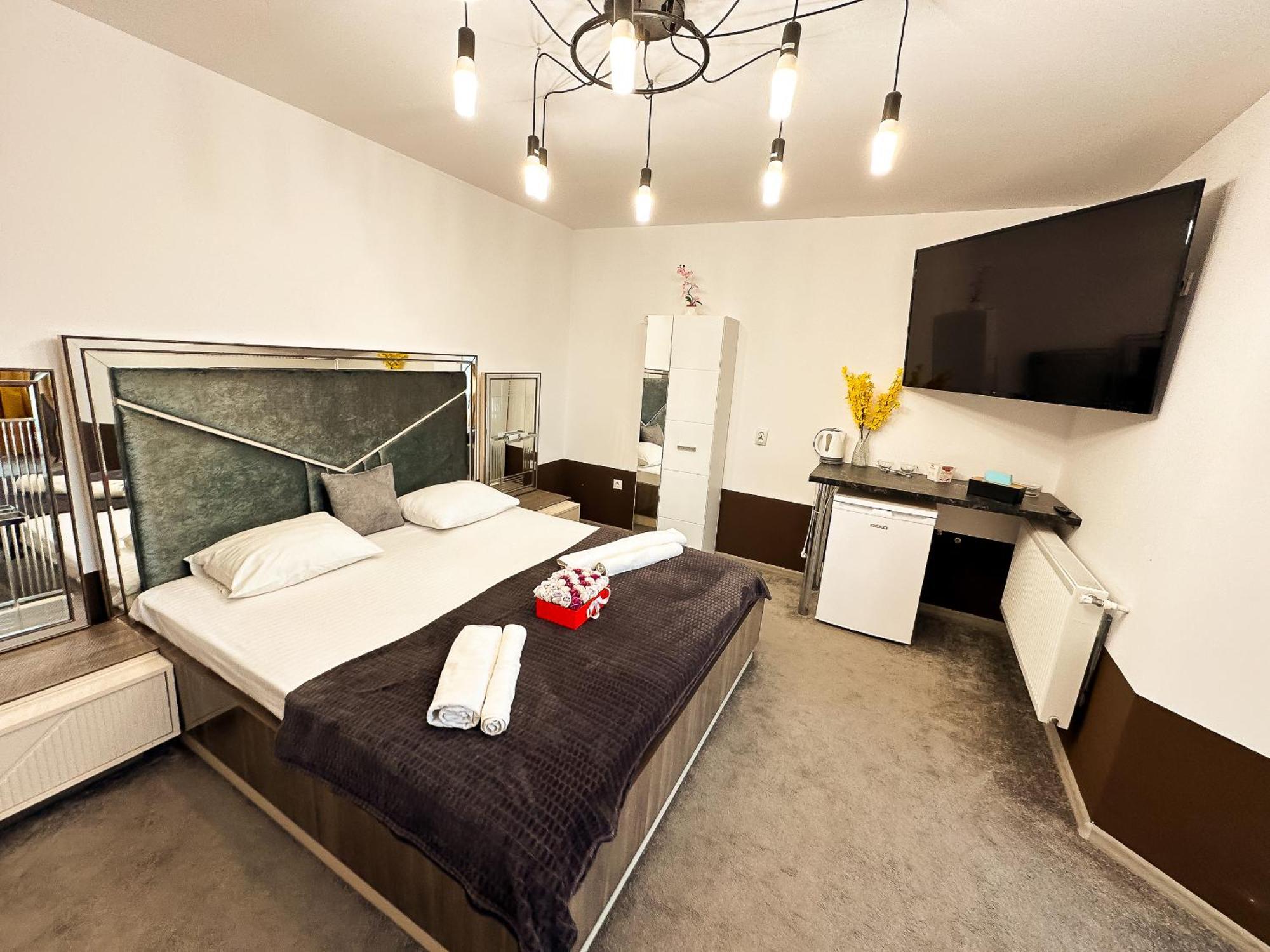 The Royal - Studio With Balcony & Panoramic View 크라이오바 외부 사진