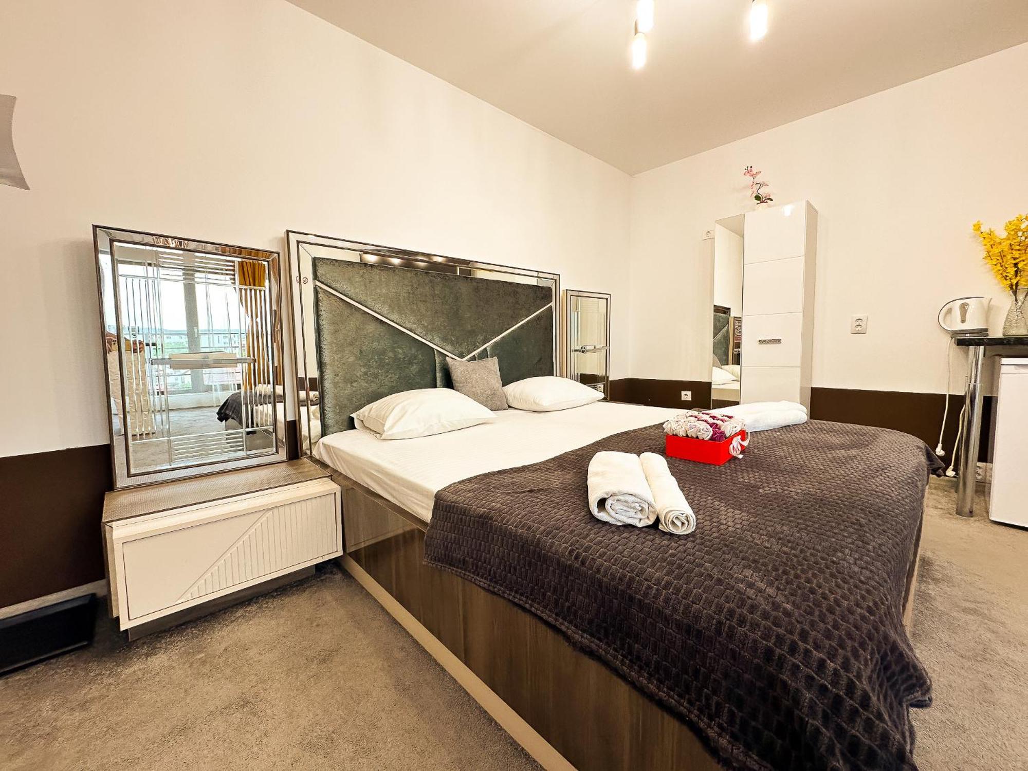 The Royal - Studio With Balcony & Panoramic View 크라이오바 외부 사진